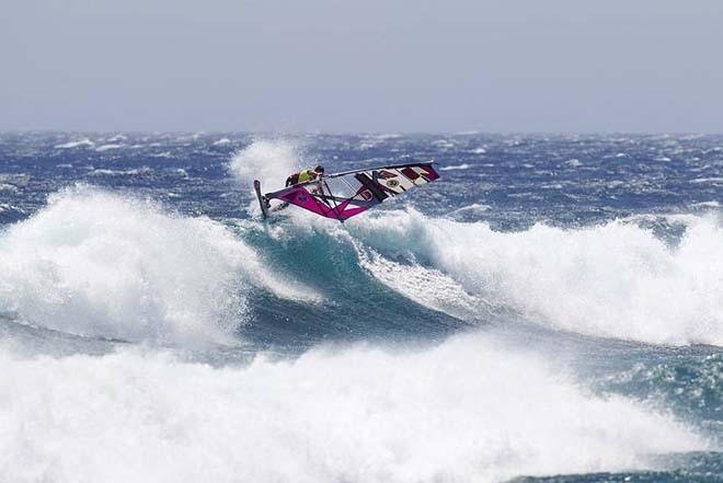 Wave of the day from Fernandez - PWA Pozo Gran Canaria World Cup 2011  ©  John Carter / PWA http://www.pwaworldtour.com